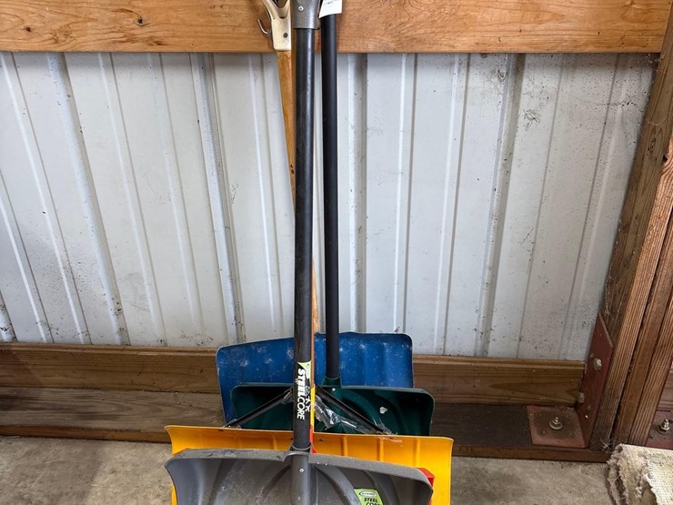 snow-shovels/pusher-image-1