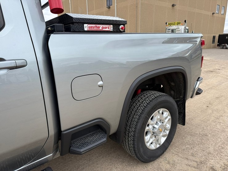 2024-chevrolet-3500-image-19