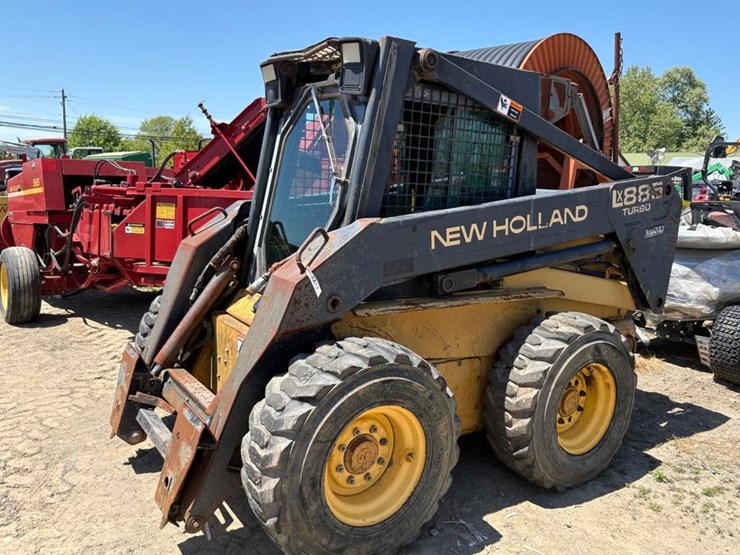 new-holland-lx885-image-1
