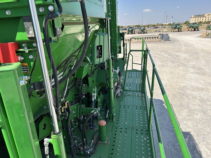 2020-john-deere-cs770-image-21