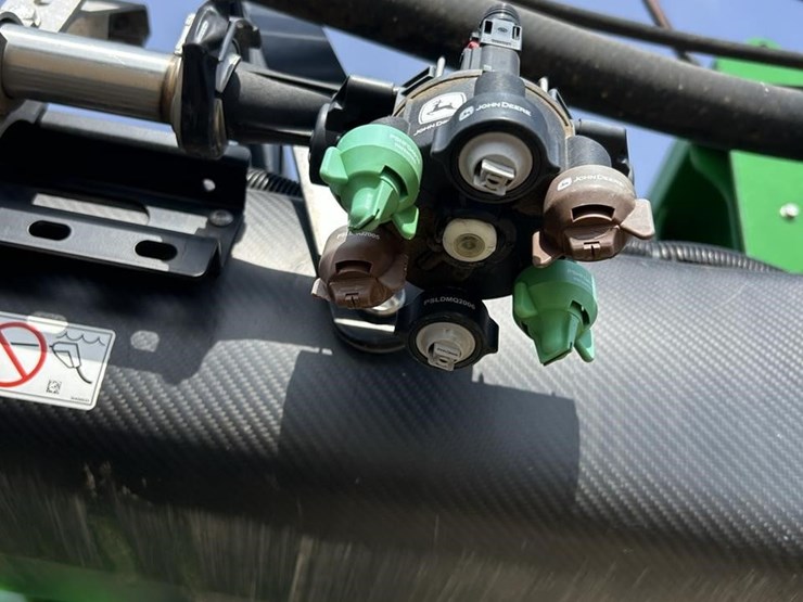 2020-john-deere-r4045-image-26