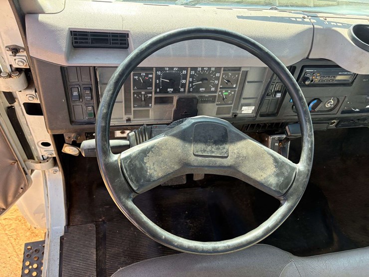 2000-international-4700-image-14