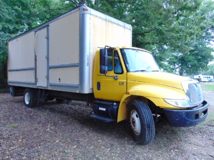 2004-international-durastar-4300-image-2