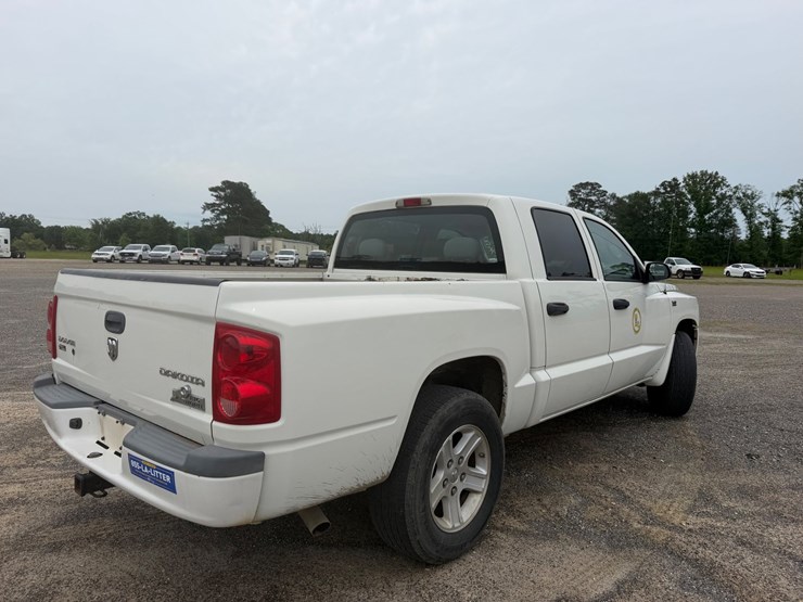 2009-dodge-dakota-image-3