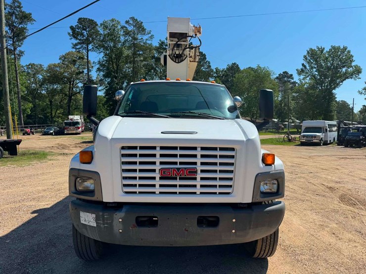 2008-gmc-7500-image-13