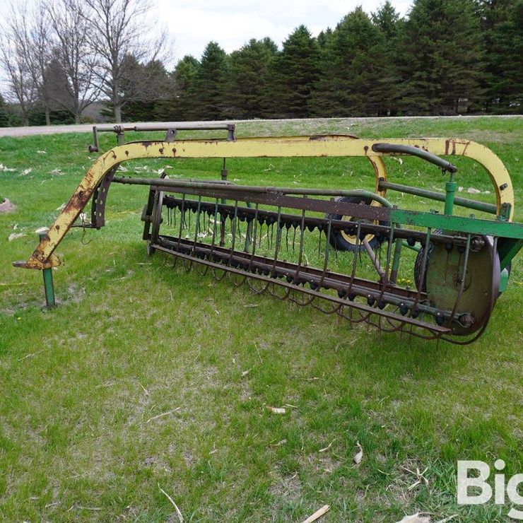 JOHN DEERE 896