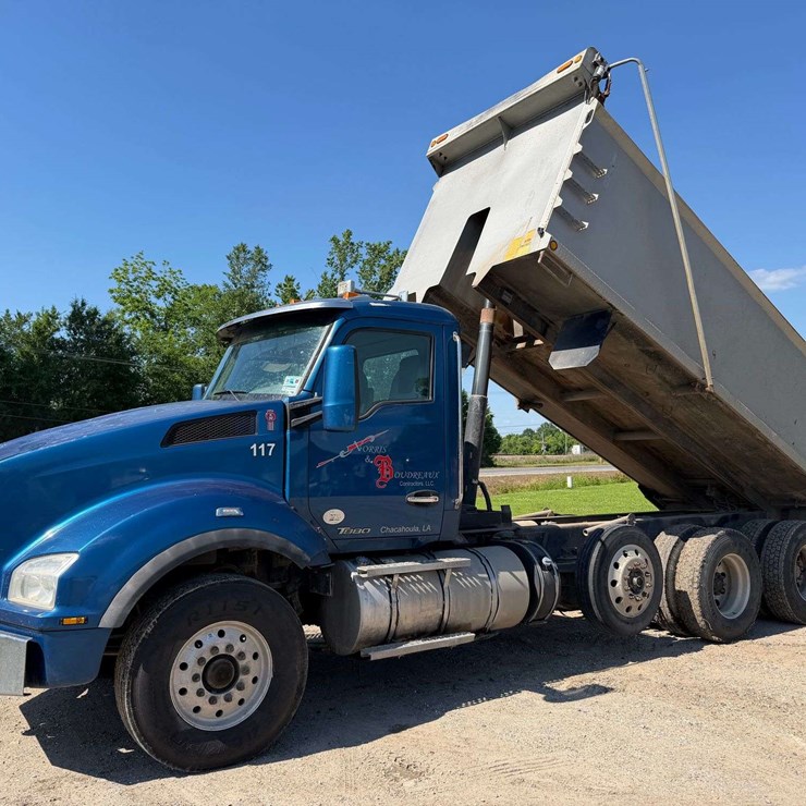 2016 KENWORTH T880