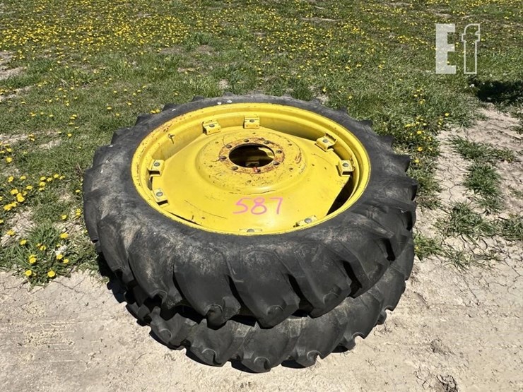 john-deere-tractor-wheels-image-1