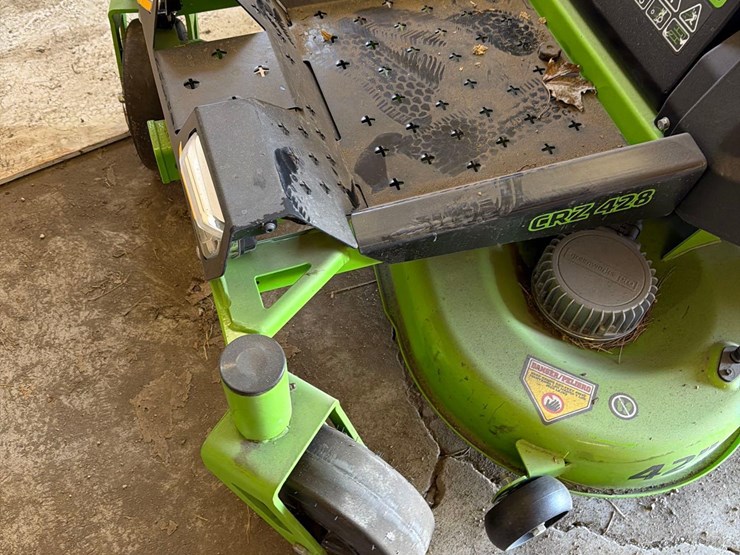 greenworks-pro-crz-428-zero-turn-lawnmower-image-7
