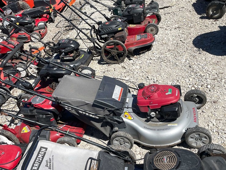 #6973-•-honda-3-speed-lawn-mower-image-3