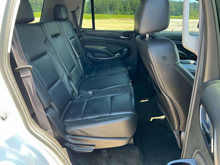 2015-chevrolet-tahoe-lt-image-16