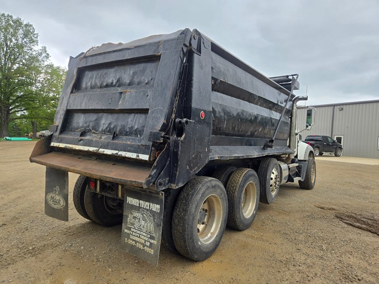 #24295-•-2011-mack-gu713-dump-truck-image-16