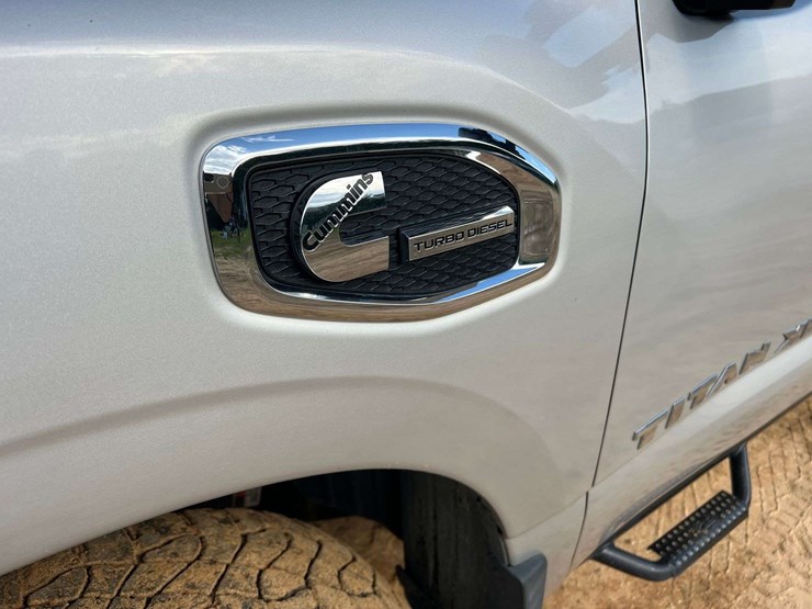 2016-nissan-titan-image-11