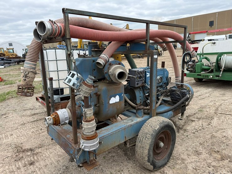 #3889-•-towable-water-pump-image-5