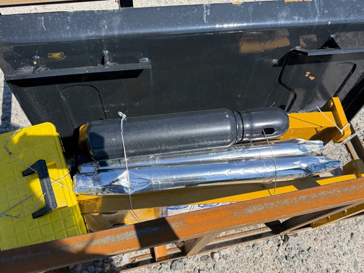 #45362-•-unused-agt-pd680-hydraulic-hammer-pd680pz26020502a-image-5