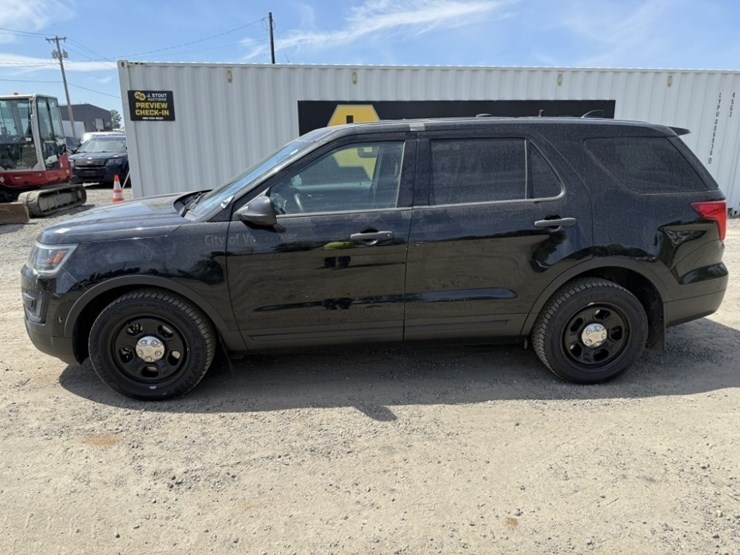 2017-ford-explorer-image-7