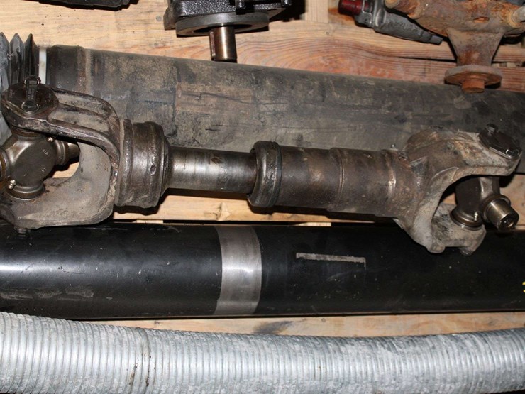 pallet-of-gear-boxes-and-drive-shafts-image-4