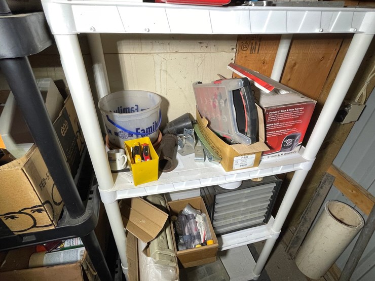 #7042-•-(2)-shelves-and-contents-image-9