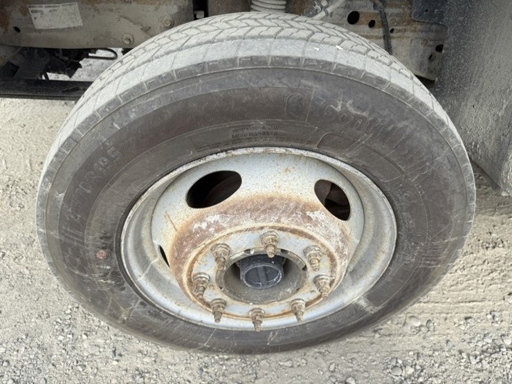 2000-ford-f550-image-16