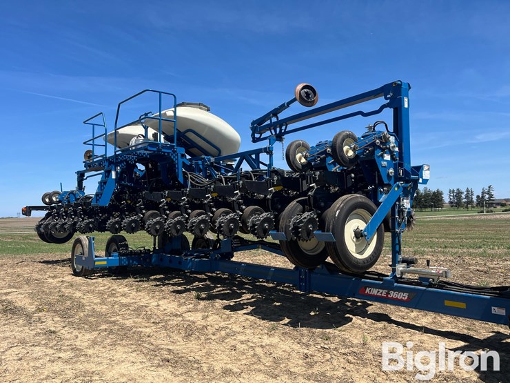 2023-kinze-3605-image-3