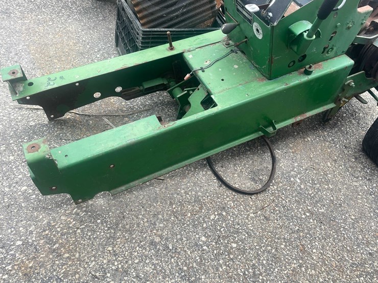 john-deere-110-image-14