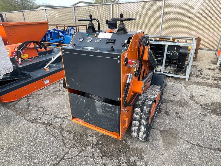 #9047-•-unused-landhonor-mini-skid-steer-(o12)-image-3