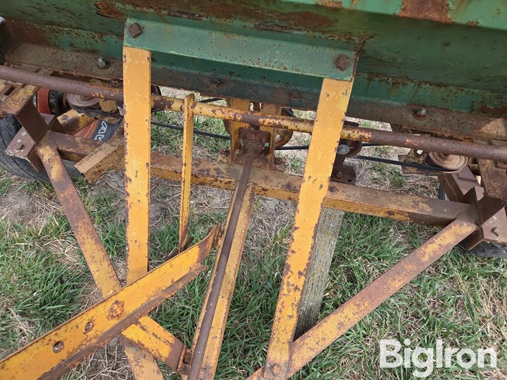 shop-built-seeder/fertilizer-spreader-image-13