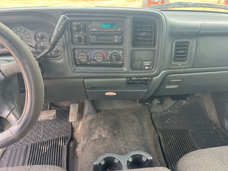 2001-chevrolet-silverado-1500-image-12
