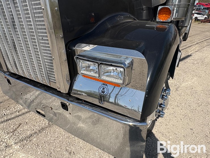 2007-kenworth-w900-image-10