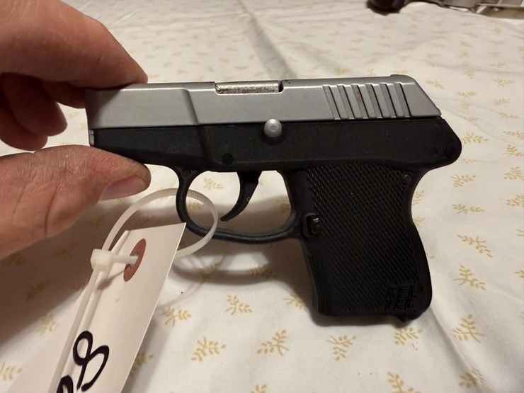kel-tec-380-auto-pistol-image-3