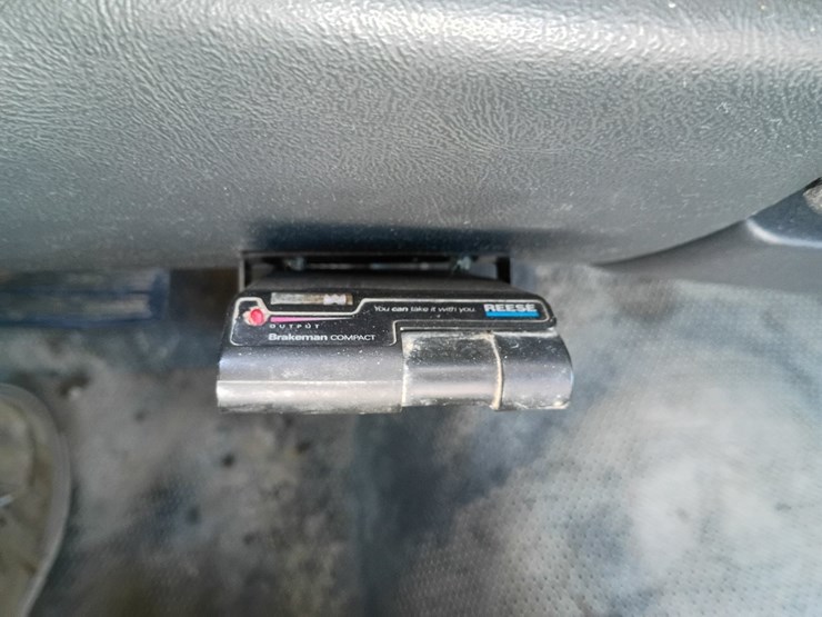 #24570-•-2001-chevrolet-silverado-pickup-truck-image-51