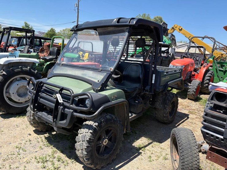 john-deere-825-image-1
