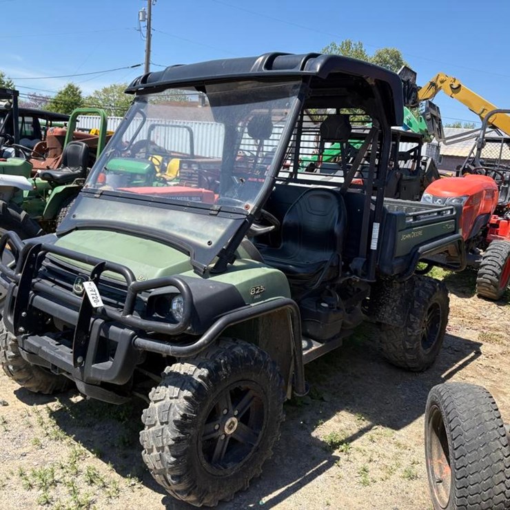 JOHN DEERE 825