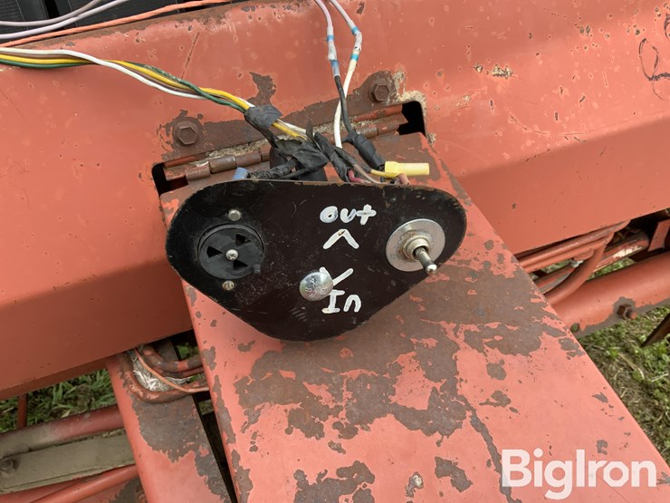 hesston-5585-image-18