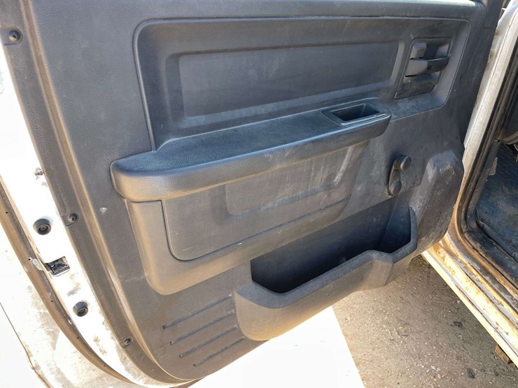 2011-dodge-ram-3500hd-image-9