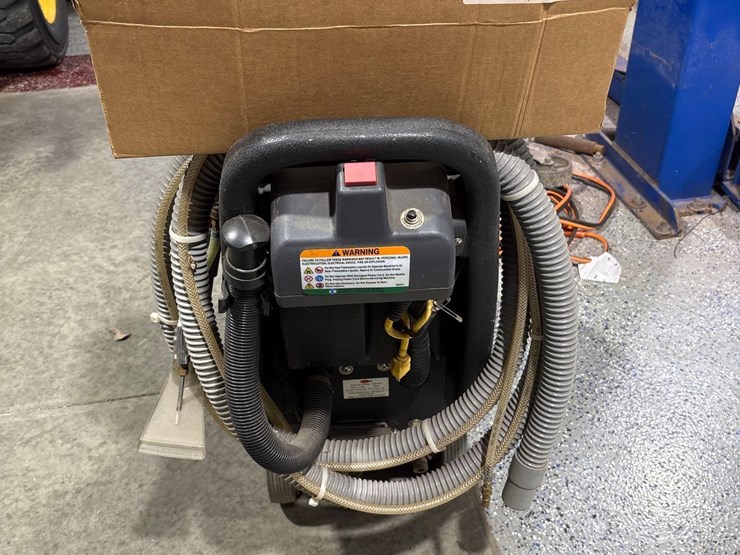 viper-model-sl-1610se-heavy-duty-carpet-cleaner-image-3