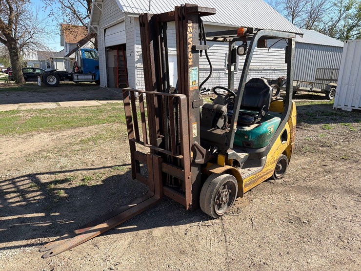 2007-komatsu-fg25st-propane-forklift-image-1