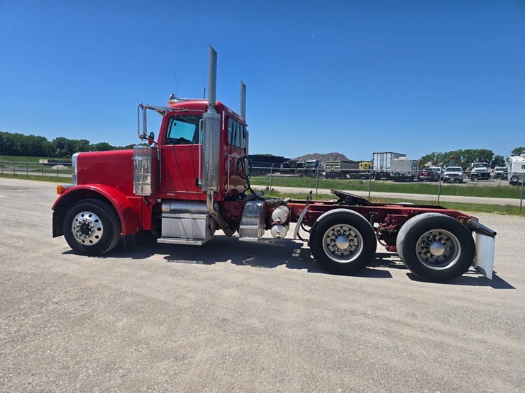 2007-peterbilt-379-image-9
