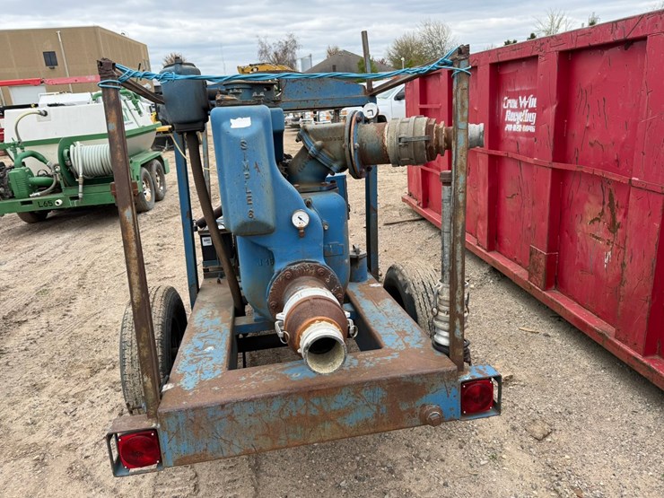 #3890-•-towable-water-pump-image-4