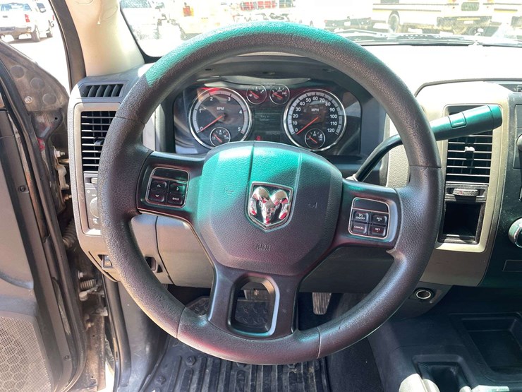 2012-dodge-ram-3500-image-12
