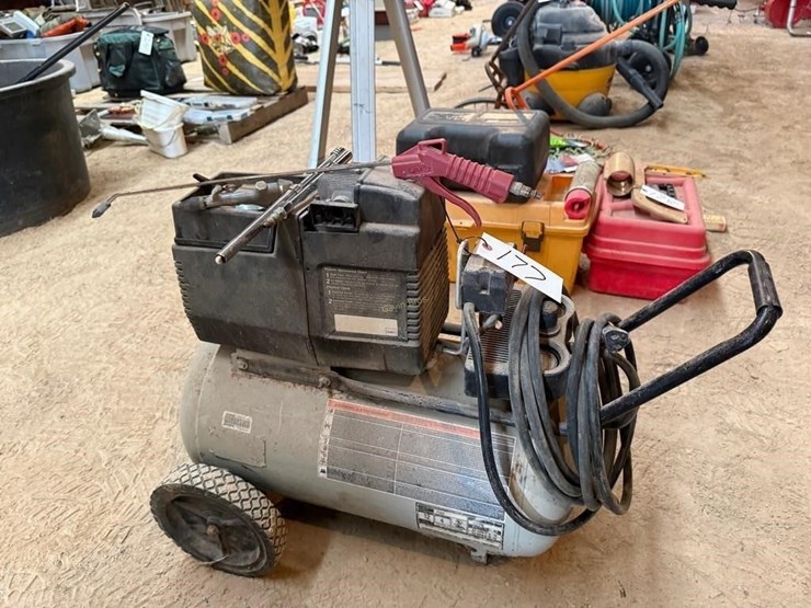 air-america-12gal-air-compressor-image-1