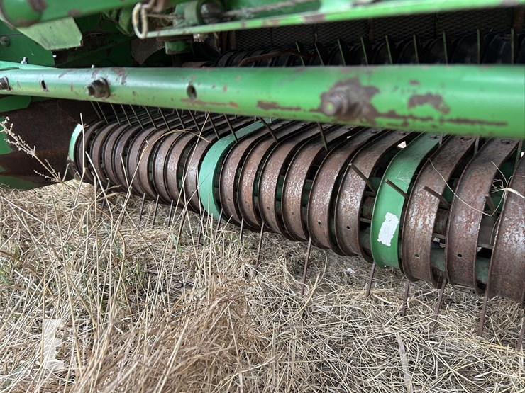 2002-john-deere-567-image-12
