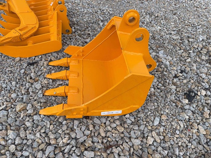 2026-giyi-24"-excavator-bucket-image-2