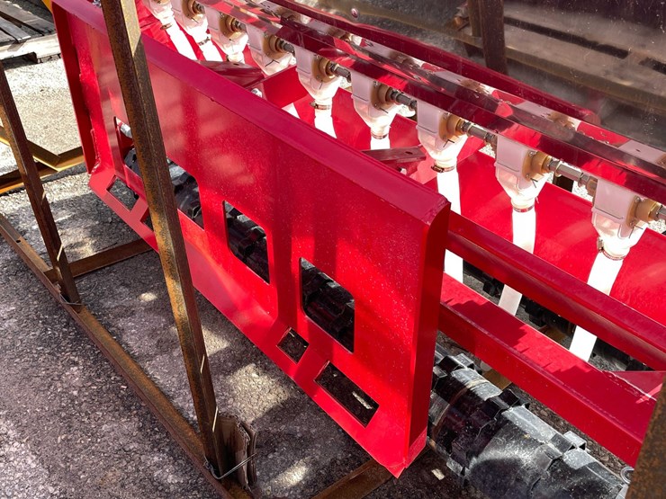 #9027-•-unused-agt-70-skid-steer-universal-mount-(o12)-image-18