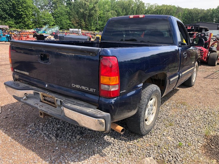1999-chevrolet-silverado-1500-image-3