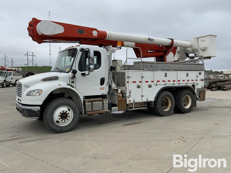 2016-freightliner-m2-106-image-1