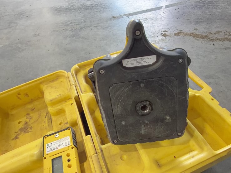 leica-rugby-100-laser-level-image-4