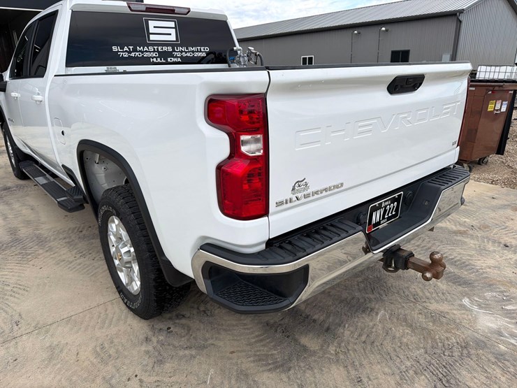2021-chevrolet-2500hd-image-7