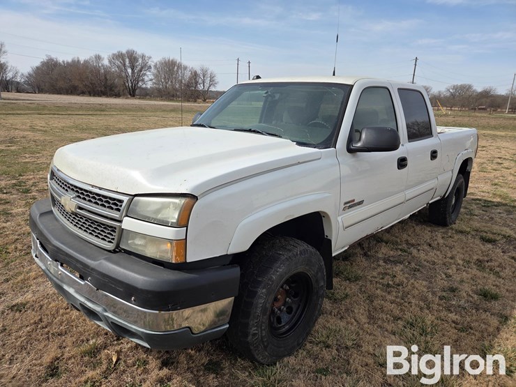 2005-chevrolet-2500-image-1