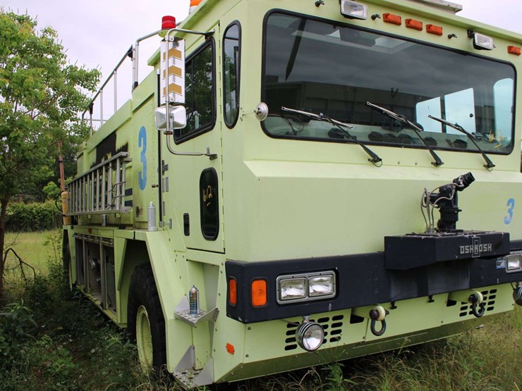 1995-oshkosh-t1500-image-9